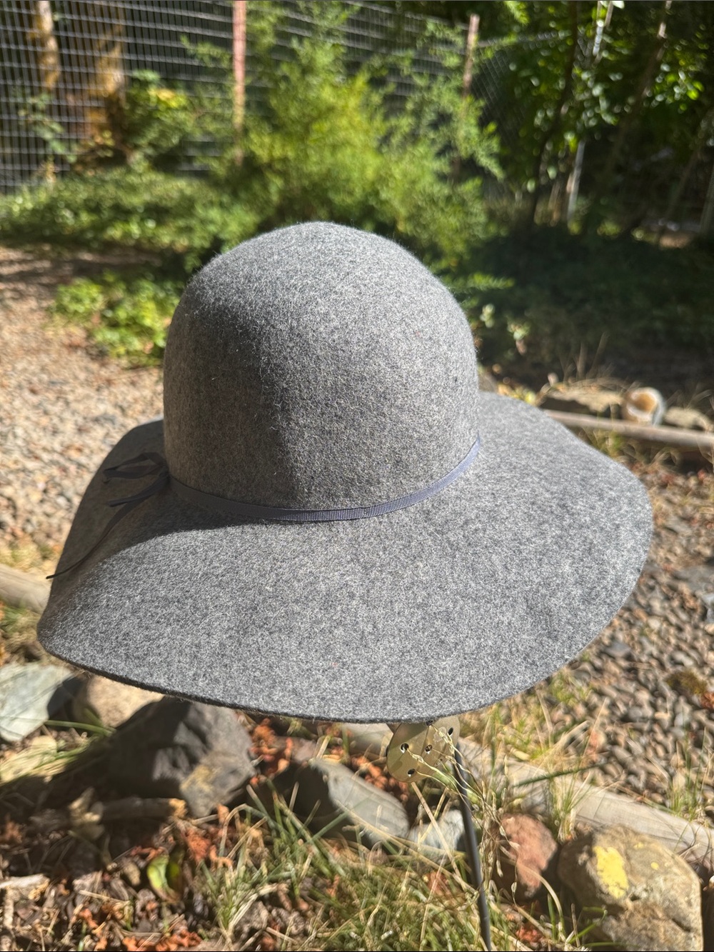 100% wool Nine West floppy hat - Picture 2 of 5